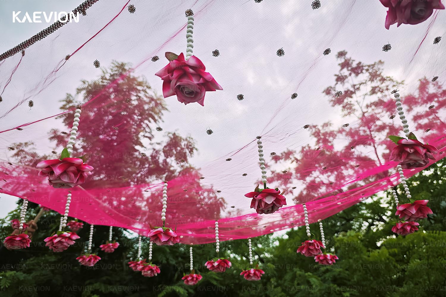 Kaevion Floral Net Bridal Chadar | Artificial Flower Odhani for Brides Mehendi, Haldi, Roka and Sangeet Function