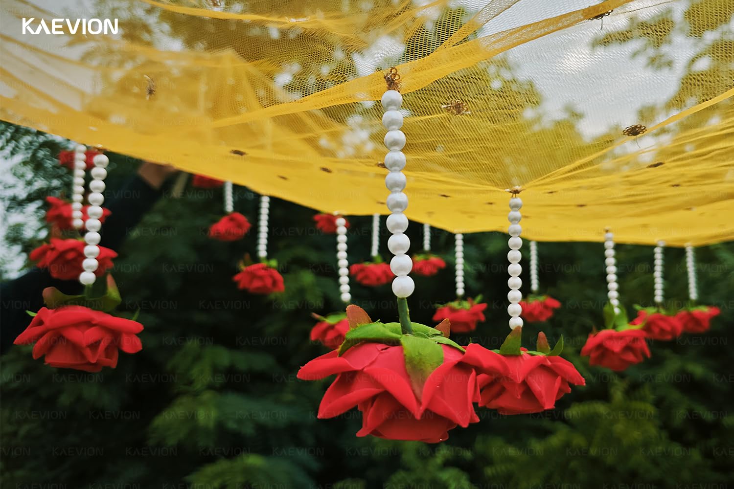 KAEVION Dulhan ki Entry Chaddar | Bridal Entry Odhani Ceremony | Bridal Entry Canopy with Red Rose Flowers & Pearl Latkan | Traditional Phoolon Ki Chadar