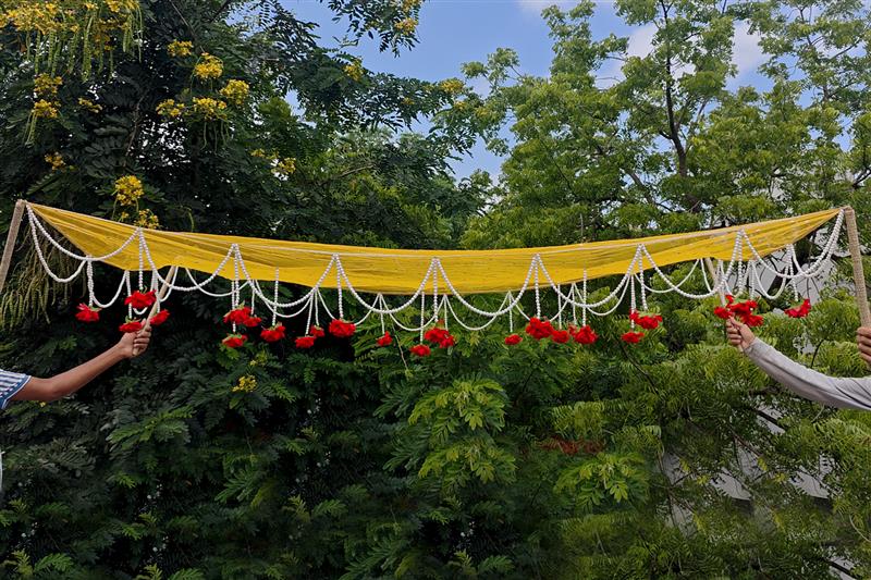 Kaevion Bridal Phulkari Chadar | Phoolon Wali Chaddar | Dulhan Entry Chunnis & Dupattas | Floral Bridal Canopy for Mata Pujan/ Mehendi/ Haldi/ Wedding