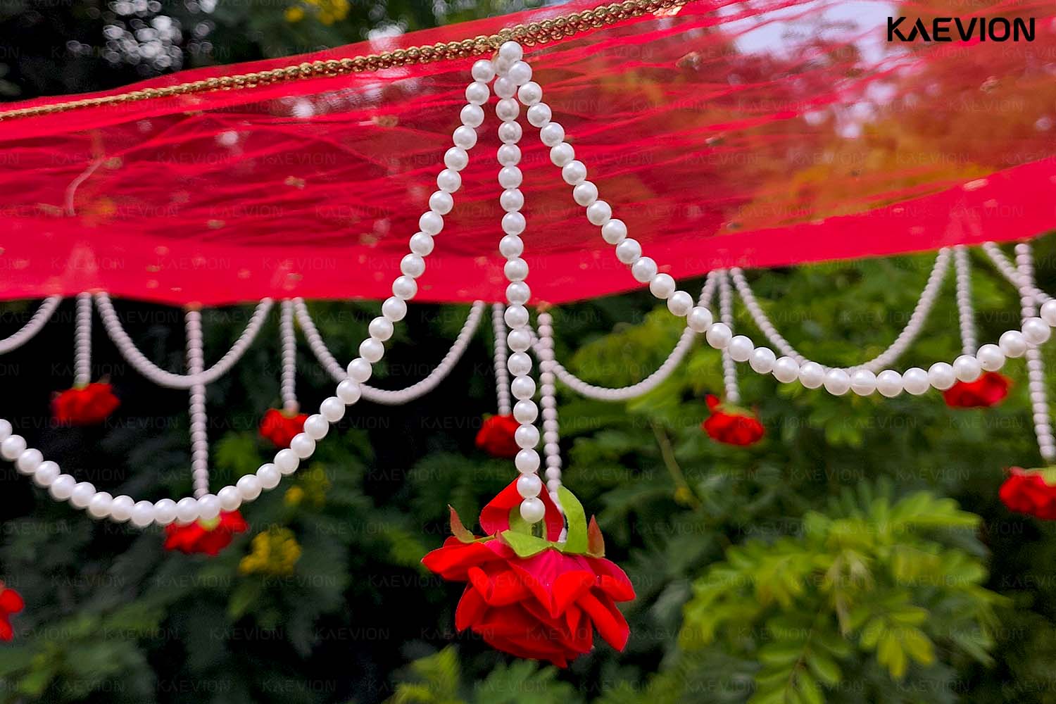 KAEVION Bridal Entry Phoolon ki Chaddar with Artificial Roses and Pearl Drops | Traditional Indian Wedding Bride Entry Canopy with Sticks | Net Wedding Chaddar for Haldi, Mehendi, Nikah